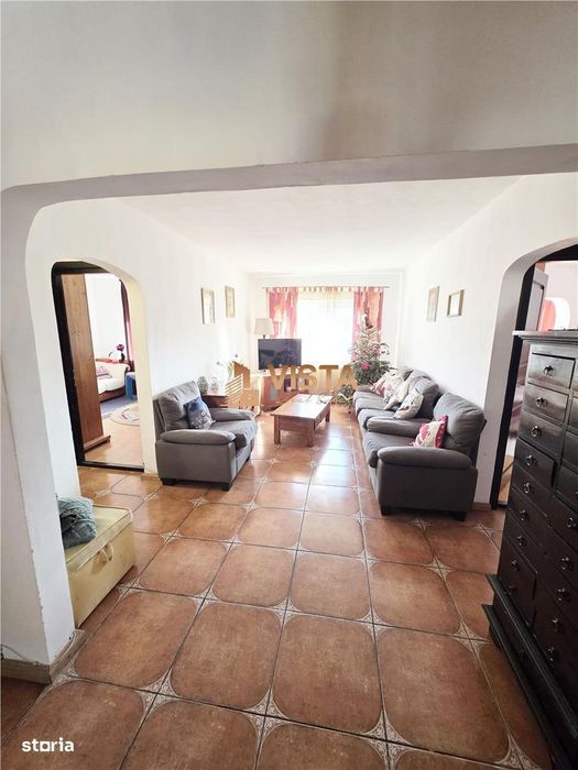 Apartament 4 camere, zona Racadau