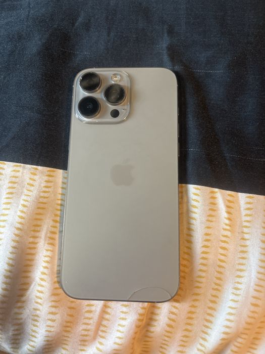 Vand iphone 16 pro max fake