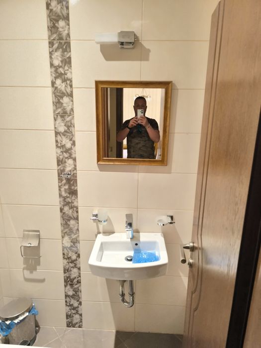 Мивка на Roca с смесител на Roca