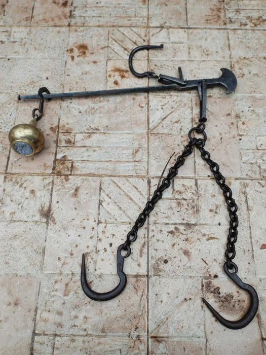 Стар кантар с топуз