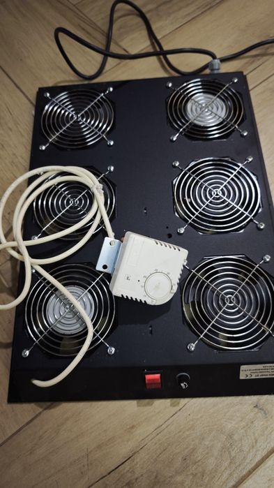 Tavă ventilatoare Rack 19" cu termostat – Modul răcire 6 ventilatoare 220V