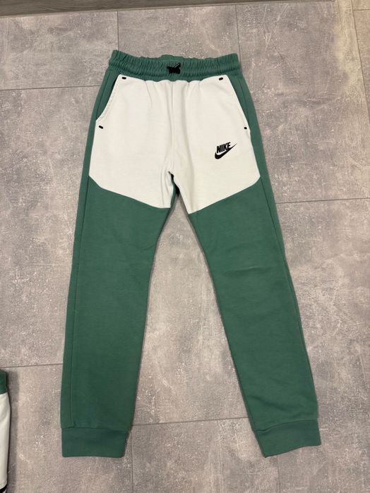 Детски екипи Nike и Adidas
