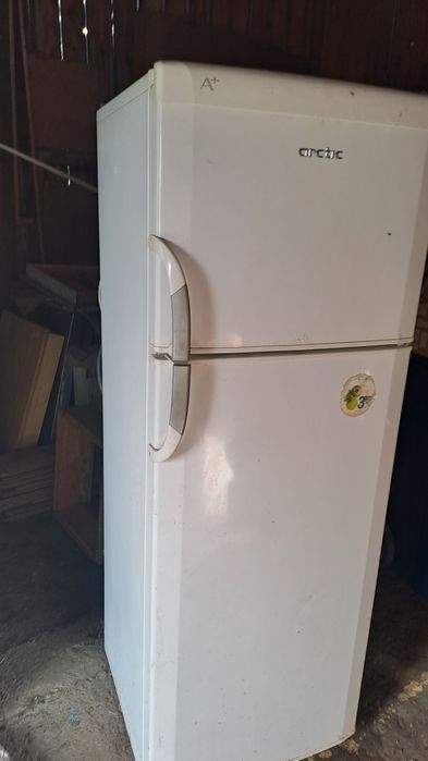 Vând Frigider Artic