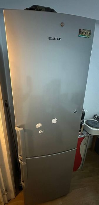 Vand Frigider Samsung