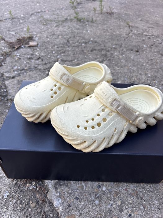 Vand papuci crocs