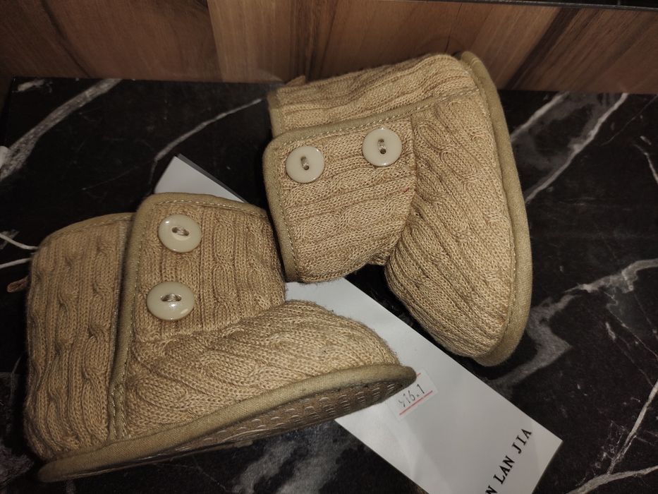 Угги для мдаденцов бежвый коричневый пинетки  сапожки вязка+ иск.мех