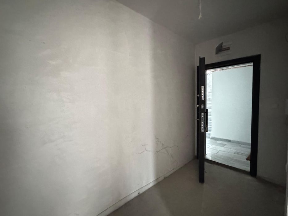 Продава се Тристаен апартамент в Търговище, Център - 82 кв.м за 684 €/кв.м - Снимка #4