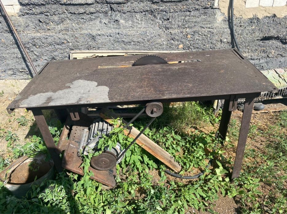 Продам циркулярную пилу (380 В)