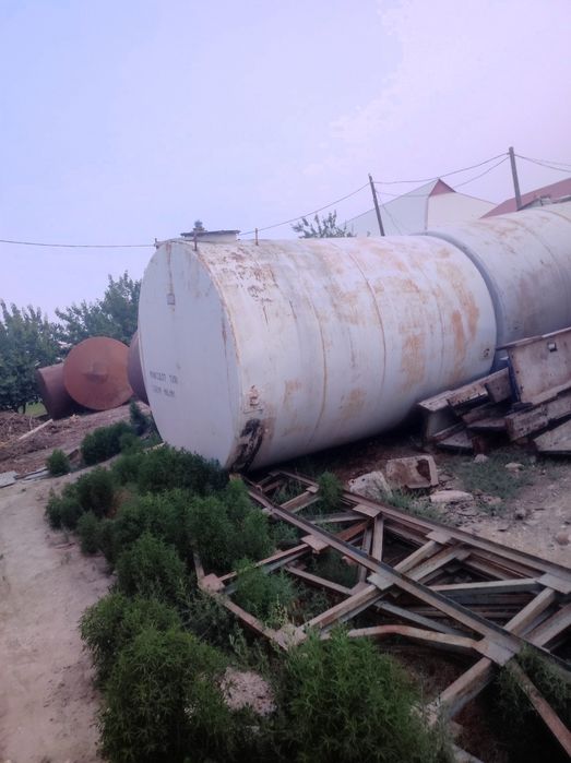 Ёмкост Цистерна сотилади