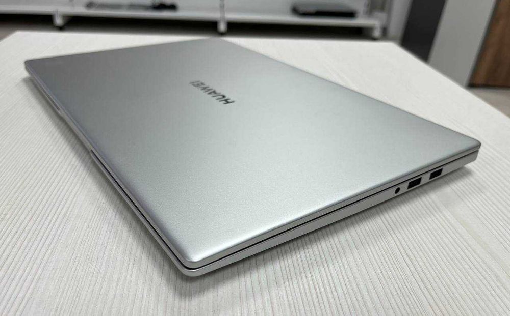 HUAWEI Core i3-11*ОЗУ 8/SSD 256/Для бизнеса Идеал Без царапин