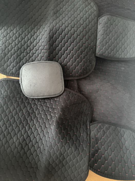 Продам чехлы на машину