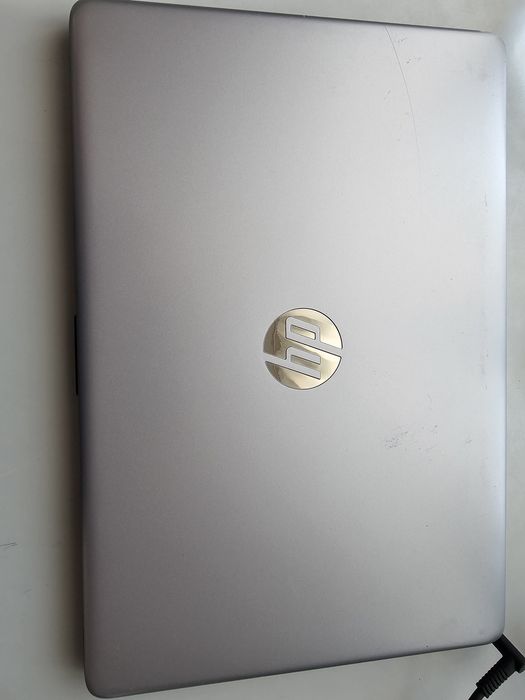 Laptop HP 250 G8, i5-1035G1, 8GB ram 512 ssd