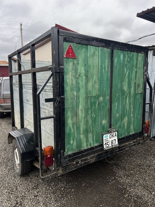 Продам прицеп коневозку