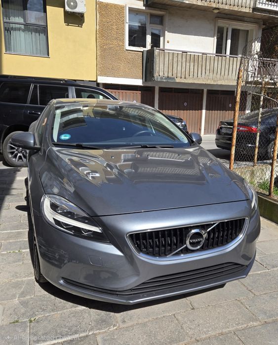 Volvo V40 - 2019 година