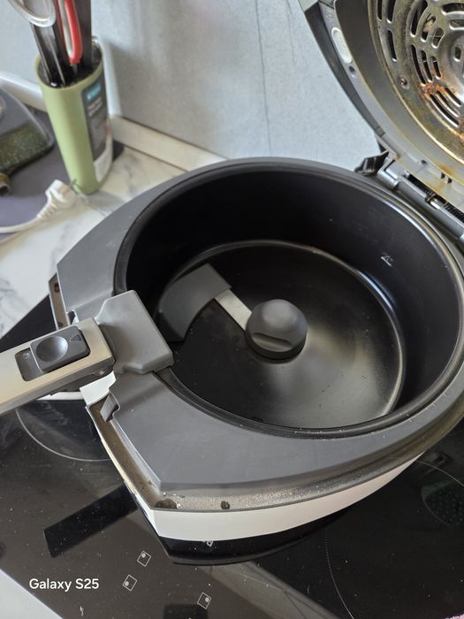 Продам мультиварку Delonghi