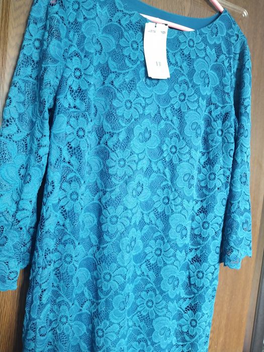 Нова рокля от Aleta Parizi