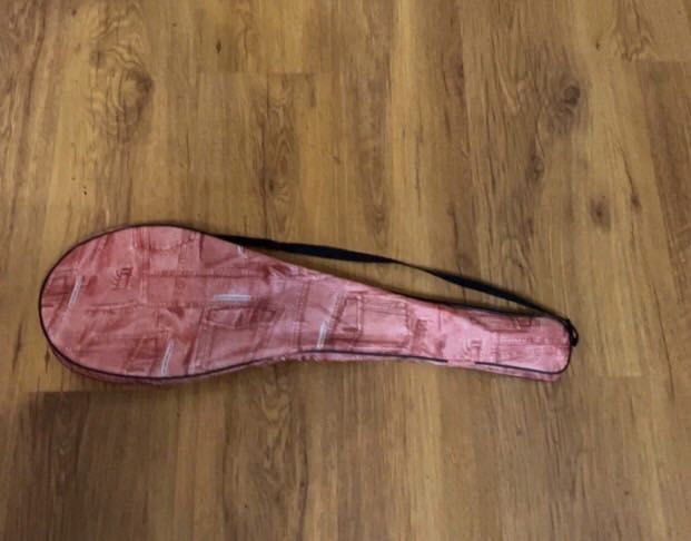 Продавам комплект за тенис ползван!!