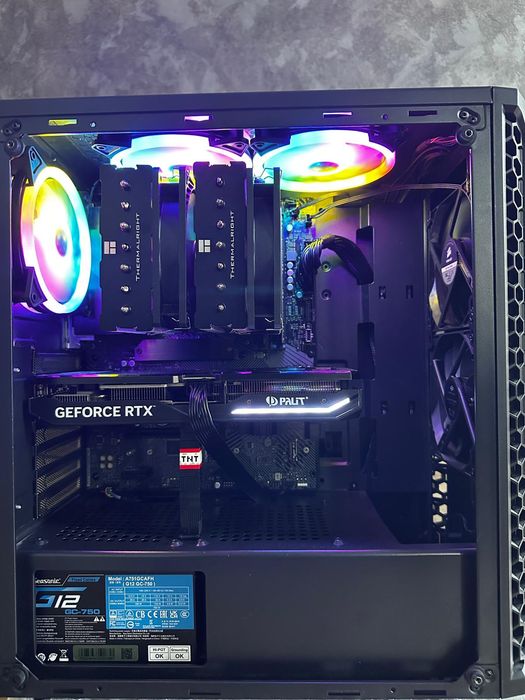 Pc gaming cu RTX 4070,32GB RAM,1TB,Z790
