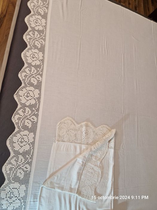Cearceafuri traditionale din bumbac cu dantela lucrata manual