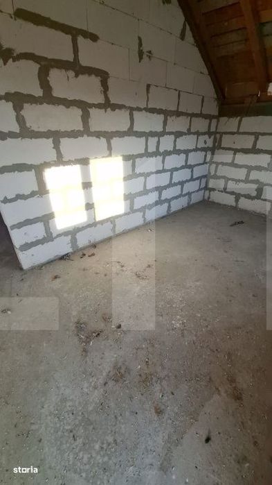 Casa P+M la rosu, teren 582 mp, garaj dublu, doua intrari – Teslui