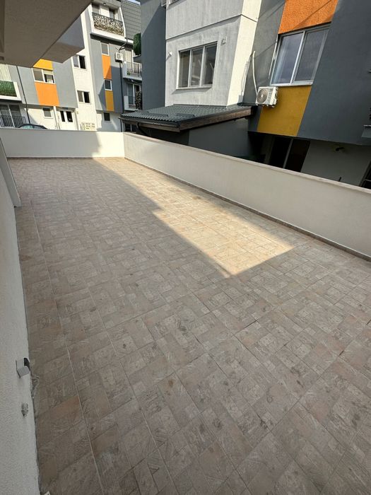 De inchiriat Apartament 2 camere Otopeni, terasă 40 mp, parter înălțat, complet mobilat loc parcare, proprieta