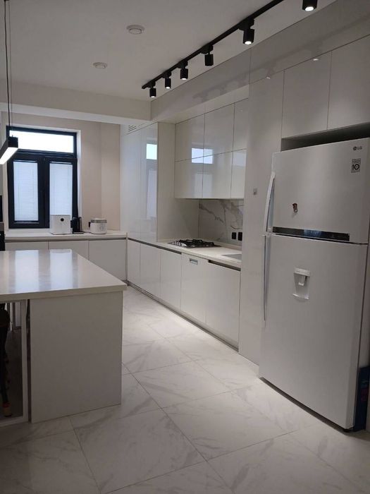 Bobur Elite Продается 3 комнатная квартира ремонт Яккасарайский район