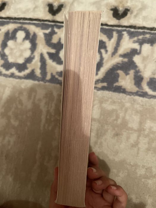 продаю книгу ‘’Лисья Нора’’