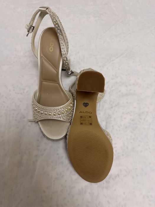 Vand sandale mireasa Aldo