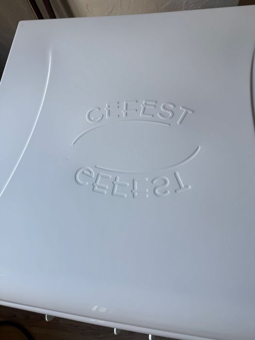 Продам газ плиту