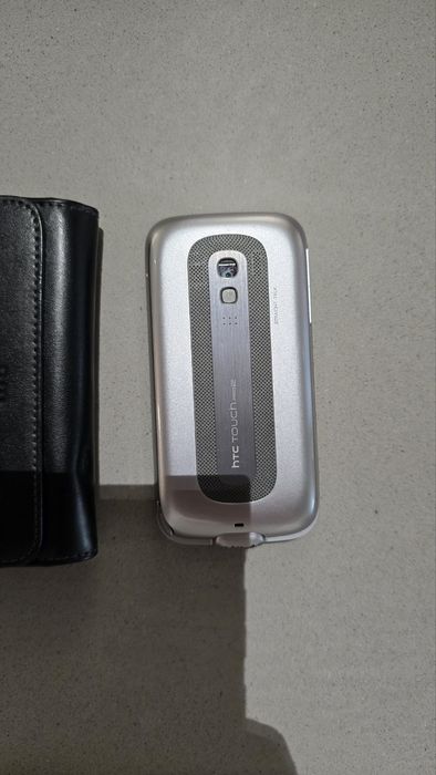 Телефон HTC в добро състояние