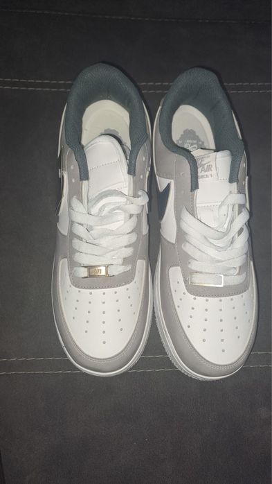 Oferta -Adidasi Nike cu eticheta