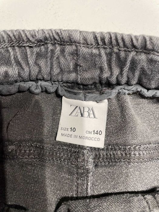 Продавам дънкови панталони ZARA за момче  ръст 140 см.
