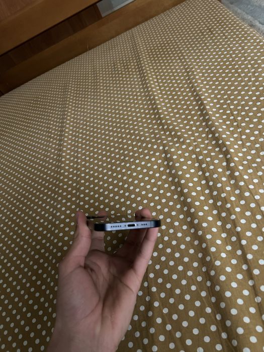 Продам айфон 12 идеал