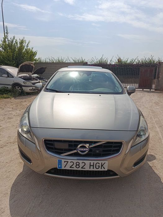 Volvo S60 T5 2.0 240 căluți!
