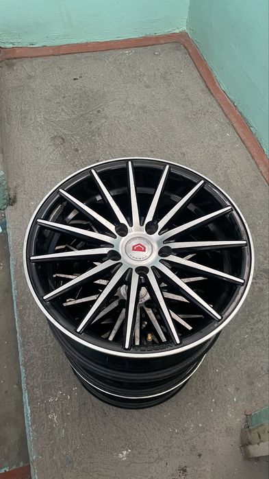 Продам диски Vossen R17