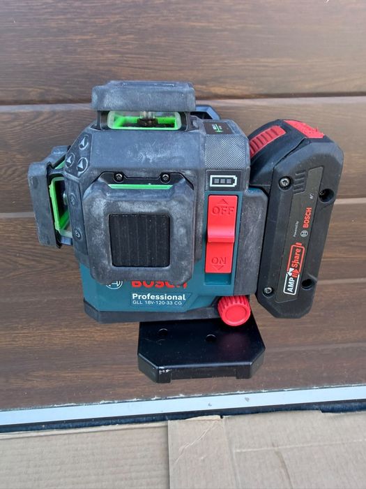 Bosch nivela cu 3 linii verzi