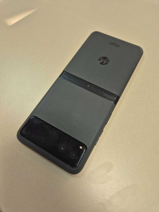 Смартфон Motorola razr 40, Dual SIM, 8GB RAM, 256GB, 5G