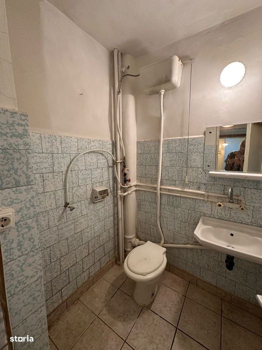 De vanzare apartament 4 camere,2 bai,2balcoane,etj1,zona ultracentrala