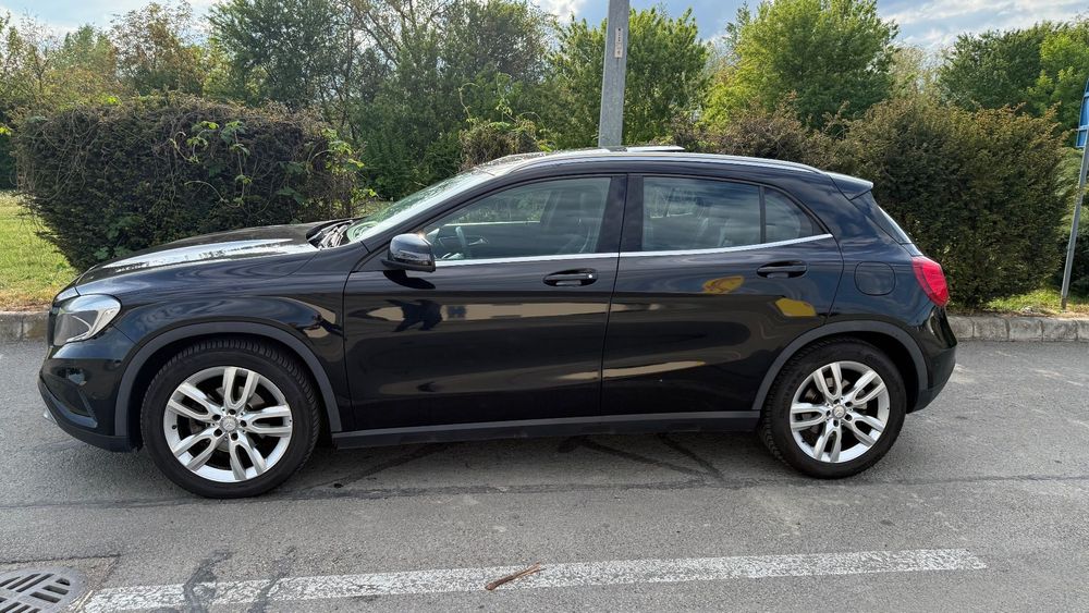Mercedes-Benz GLA 220d Sport Edition Automat Panoramic Camera Tva deductibil