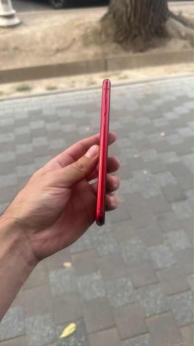 Продам Телефон Айфон XR 128/82