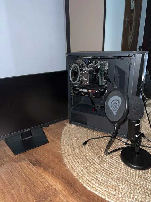 Se vinde pc gaming + monitor + microfon