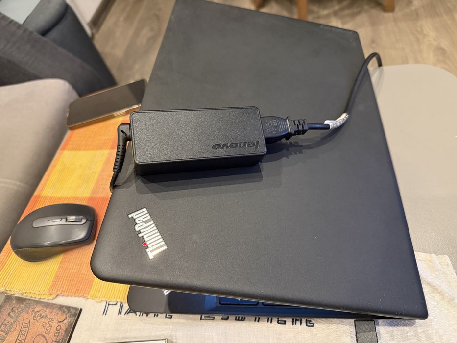 Лаптоп Lenovo ThinkPad E560 i3-6100U 12GB 500GB SSD