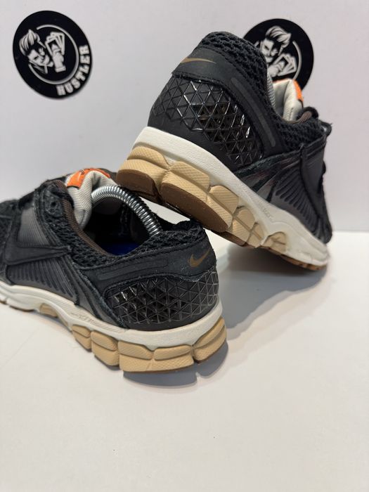 Маратонки NIKE ZOOM VOMERO 5 .Номер 40.5