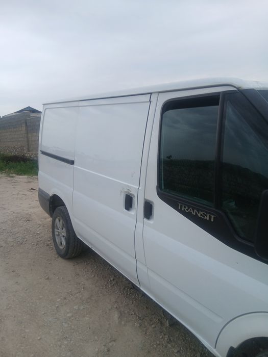 Moshina sotiladi ford tranzit