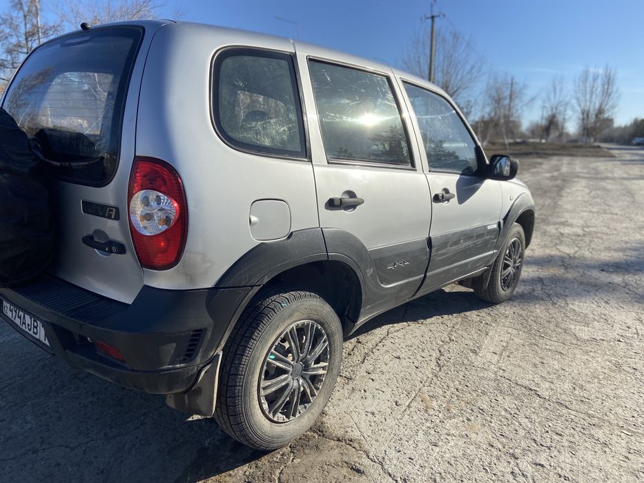 Шевролет Нива 2011 год