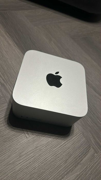 Mac Studio M1 Max, 64GB RAM,32 GPU, SSD 1TB, stare foarte bună