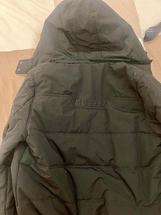 Оригинално зимно яке Guess, отлично състояние