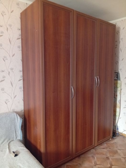 Срочно продам шкаф