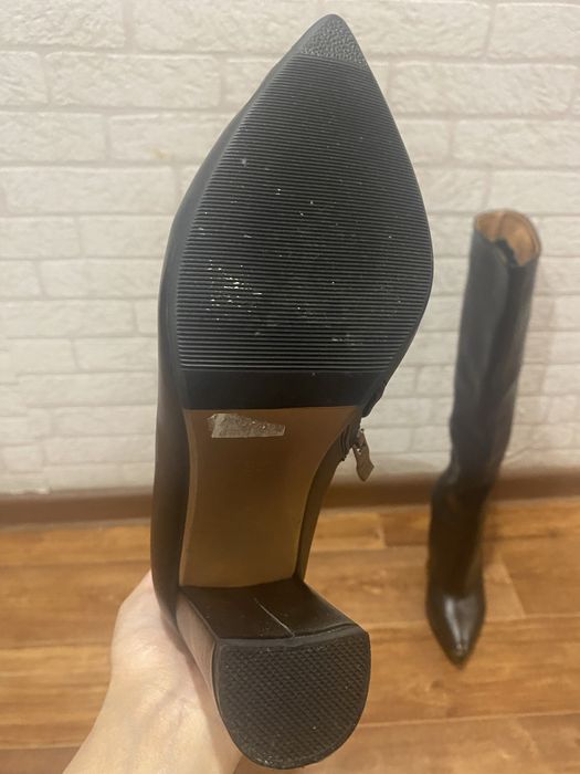 Продам весенние сапоги