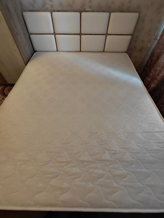 Продам двухспальную кровать